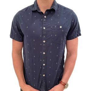 Men’s Navy Anchor Pattern Button-up. Slim Fit